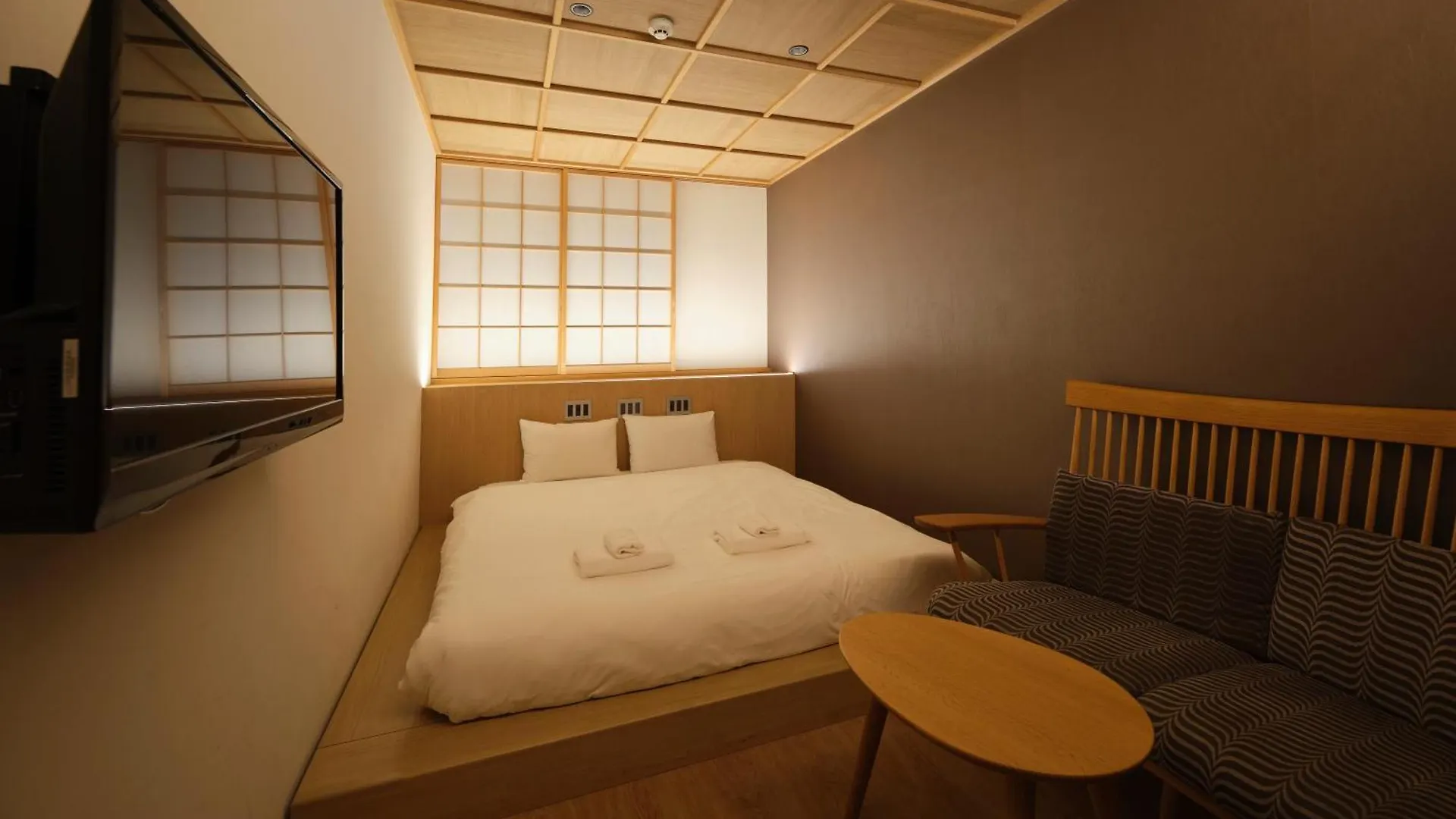 ****  利々 京都 Lili Hotel Kyoto Japan