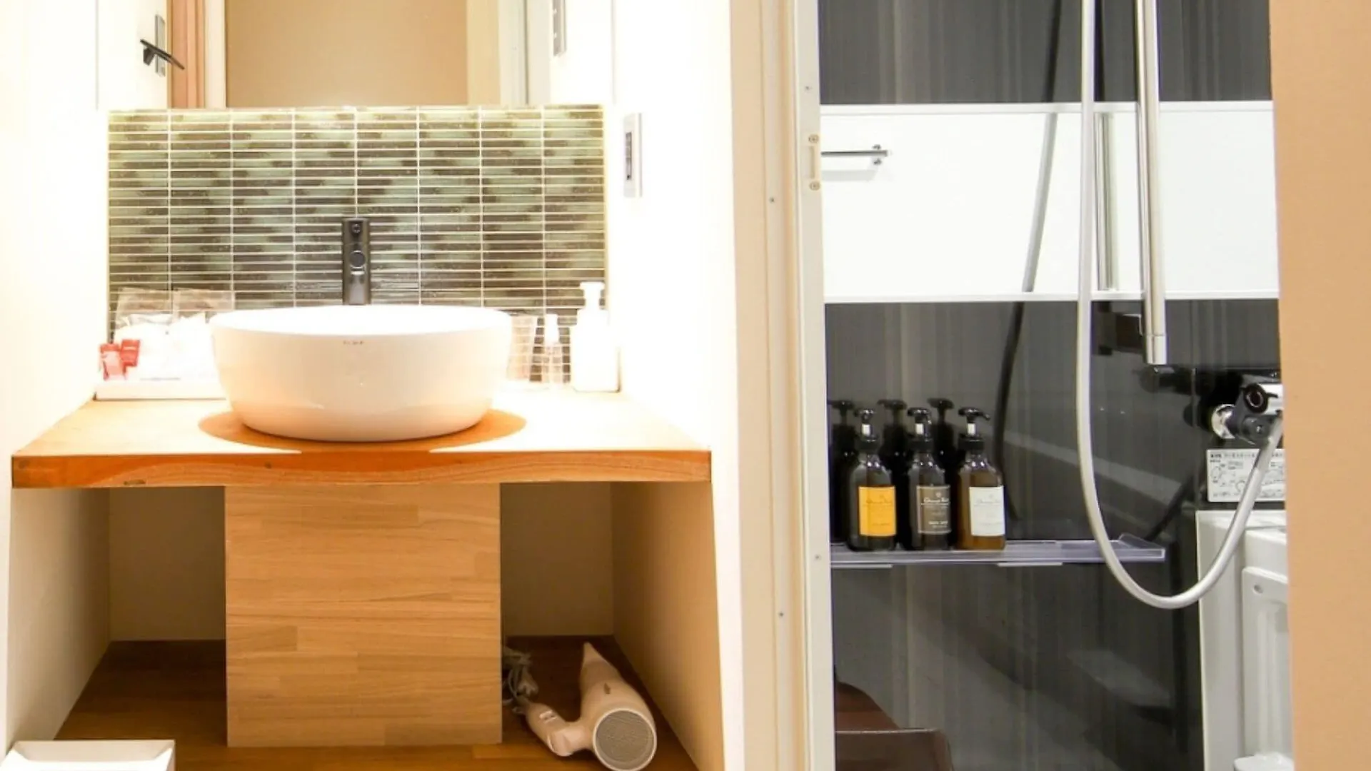 ****  利々 京都 Lili Hotel Kyoto Japan